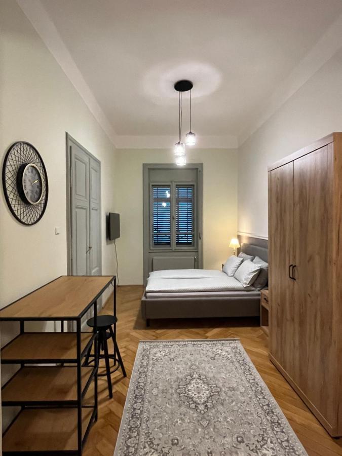 Barty Downtown Apart 1 Temeşvar Dış mekan fotoğraf